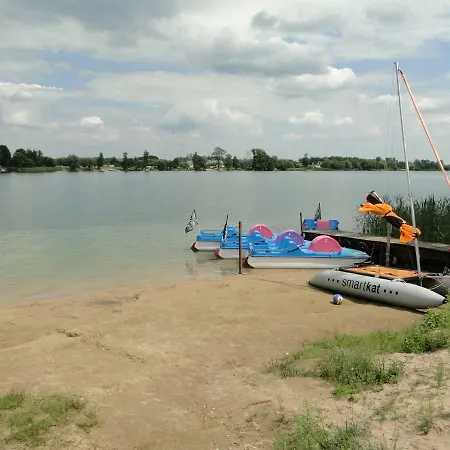 Lary Camping Farm - Jezioro Biale Parque de Campismo Gostynin